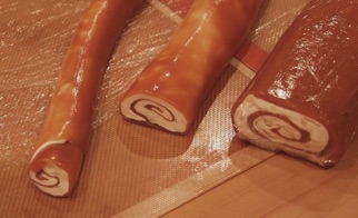 http://www.allneedfulthings.net/NT_Candies_&_Desserts/Caramel-Nougat_Pinwheels___files/Caramel%20nougat%20rolls%20sm.jpg